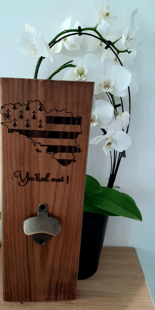 Decapsuleur sur bois